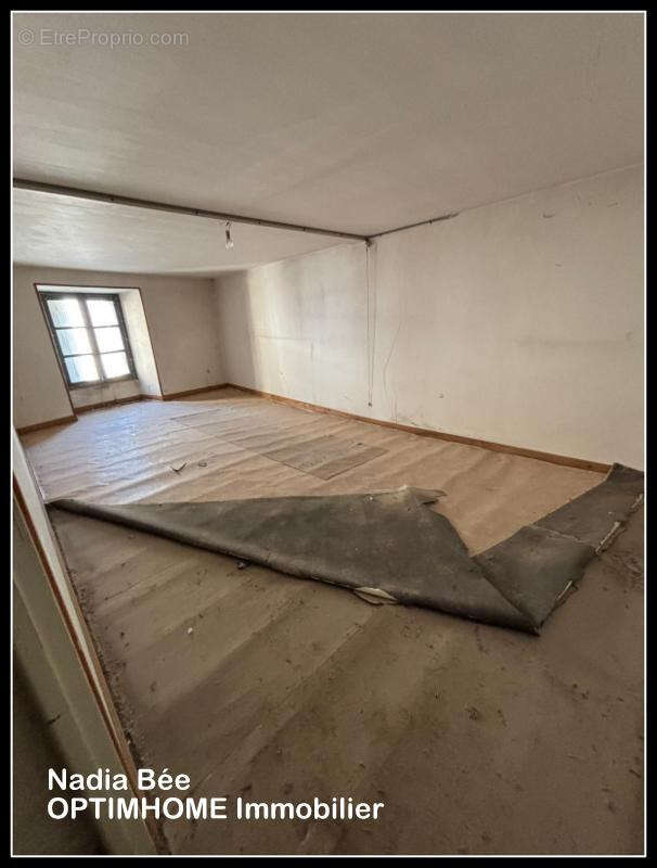 Maison à EYMOUTIERS