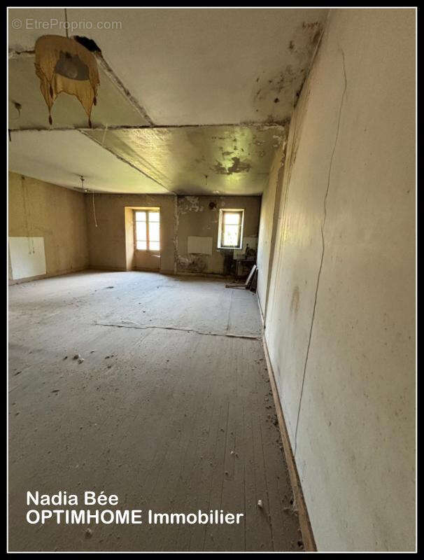 Maison à EYMOUTIERS