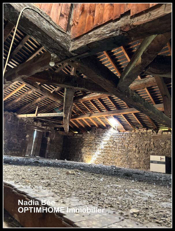 Maison à EYMOUTIERS