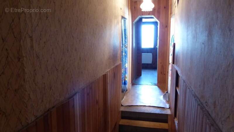 Maison à LES ESSARDS-TAIGNEVAUX