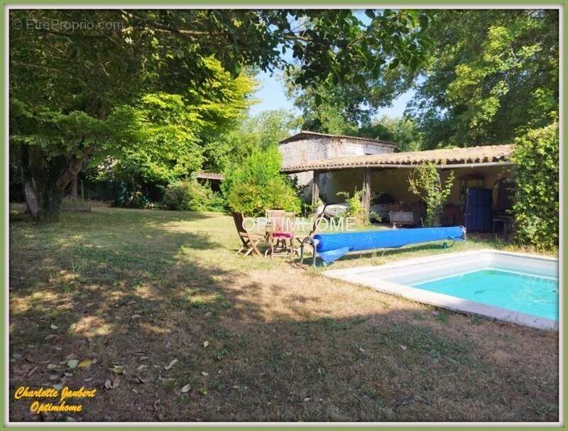 Maison à BLANZAC-PORCHERESSE