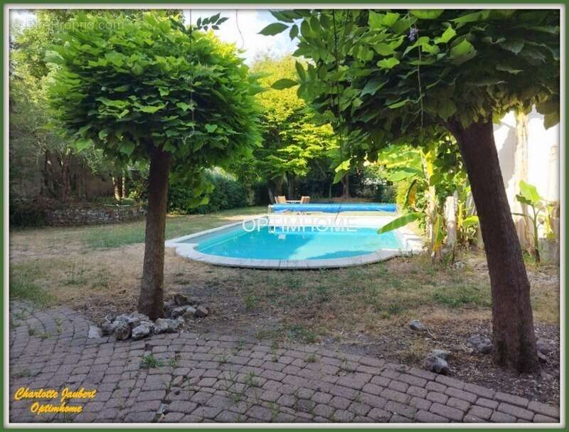 Maison à BLANZAC-PORCHERESSE