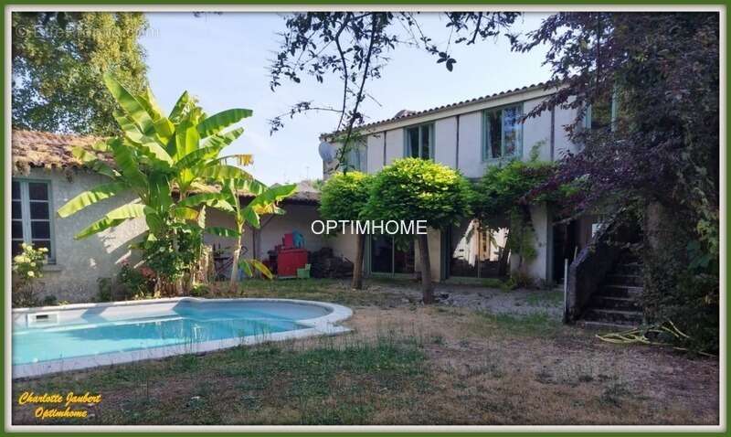 Maison à BLANZAC-PORCHERESSE