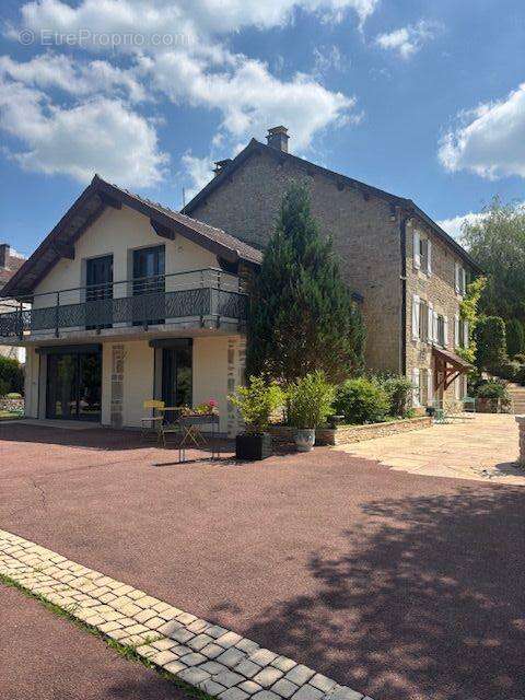 Maison à CHAMPIGNY-SOUS-VARENNES