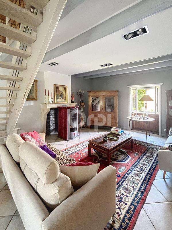 Maison à CHAMPIGNY-SOUS-VARENNES