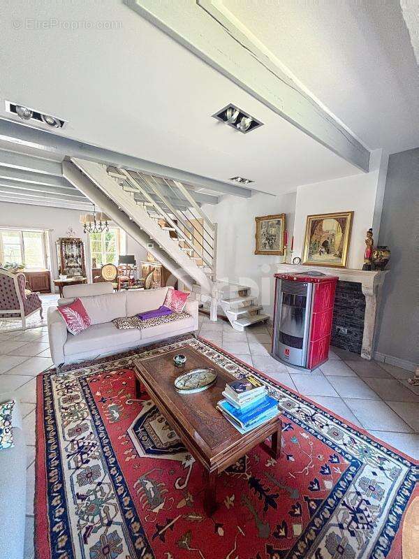 Maison à CHAMPIGNY-SOUS-VARENNES