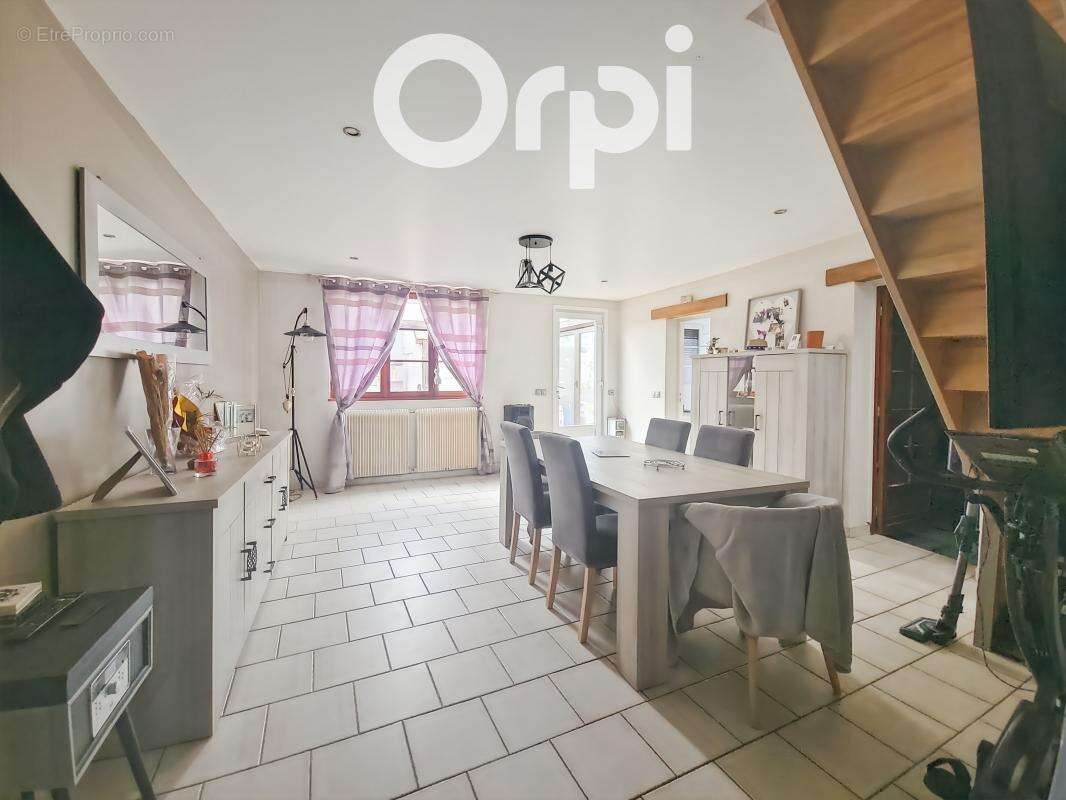 Maison à MOYENNEVILLE