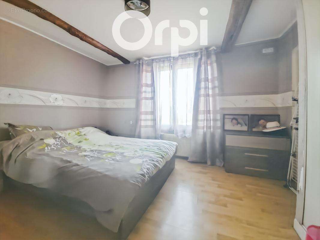 Maison à MOYENNEVILLE