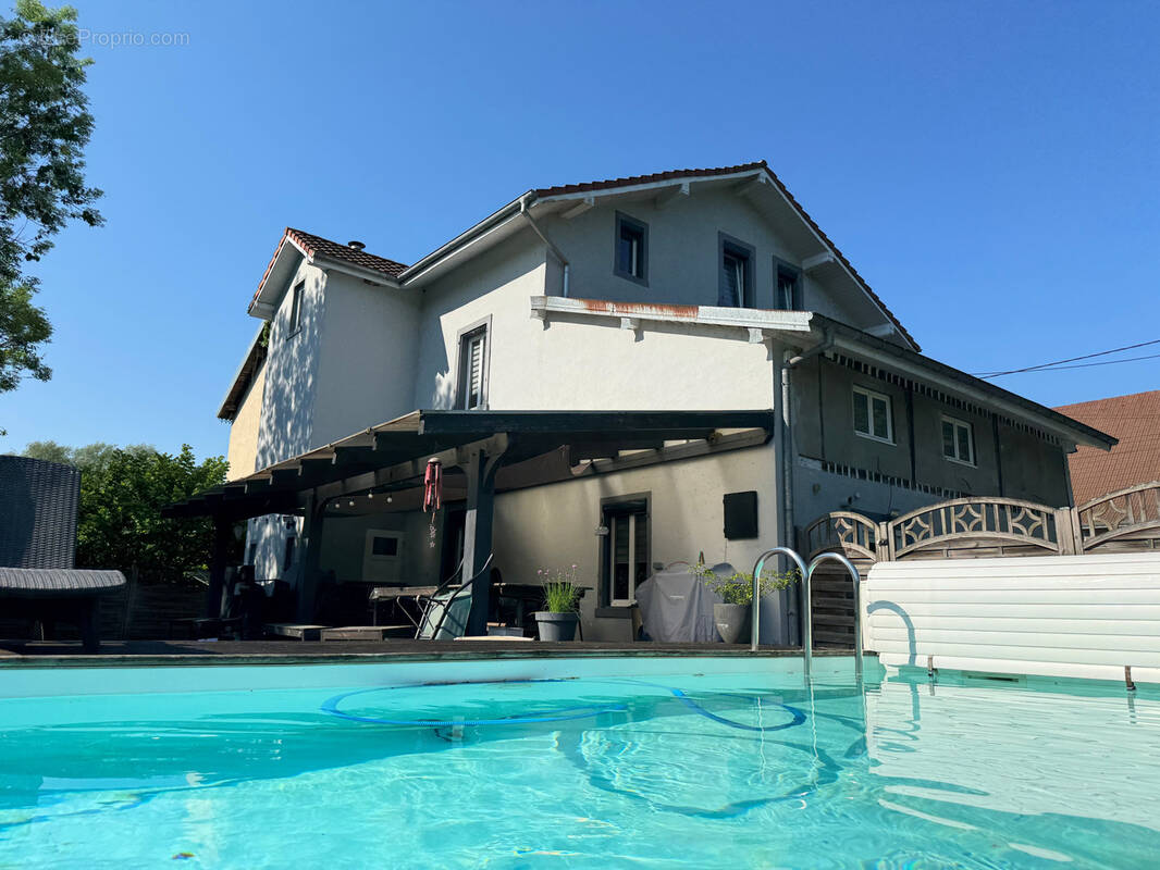 Maison à LONGEVELLE-SUR-DOUBS