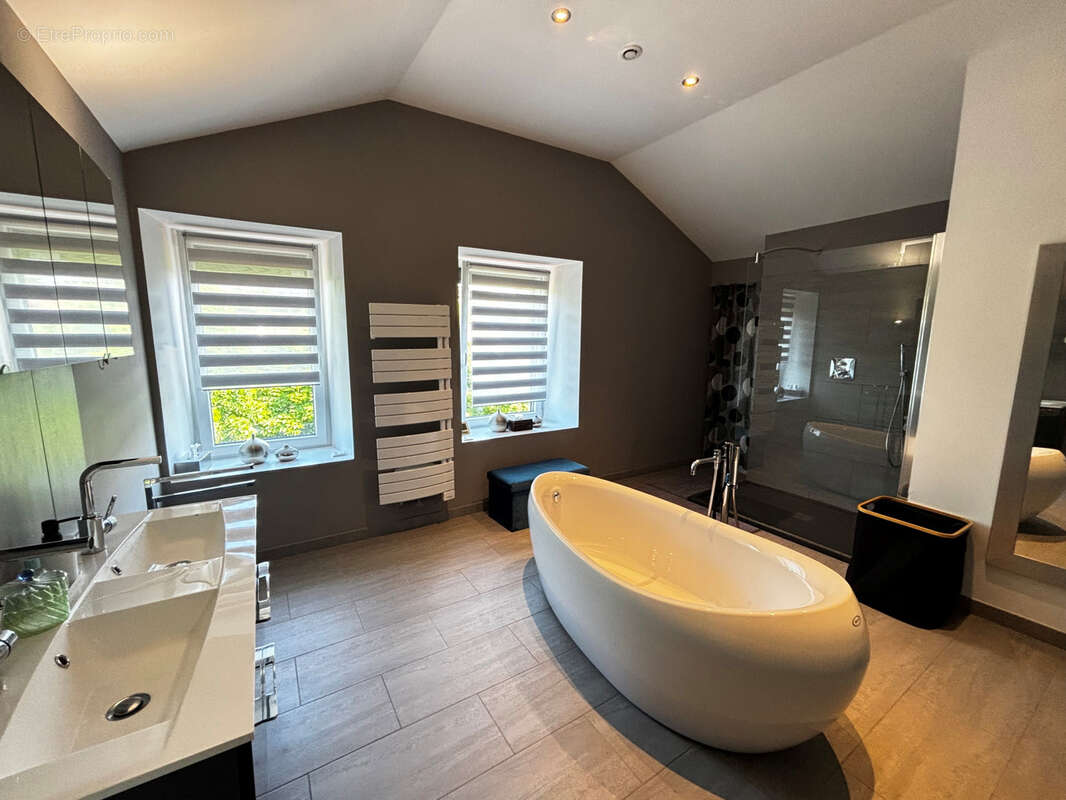 Maison à LONGEVELLE-SUR-DOUBS