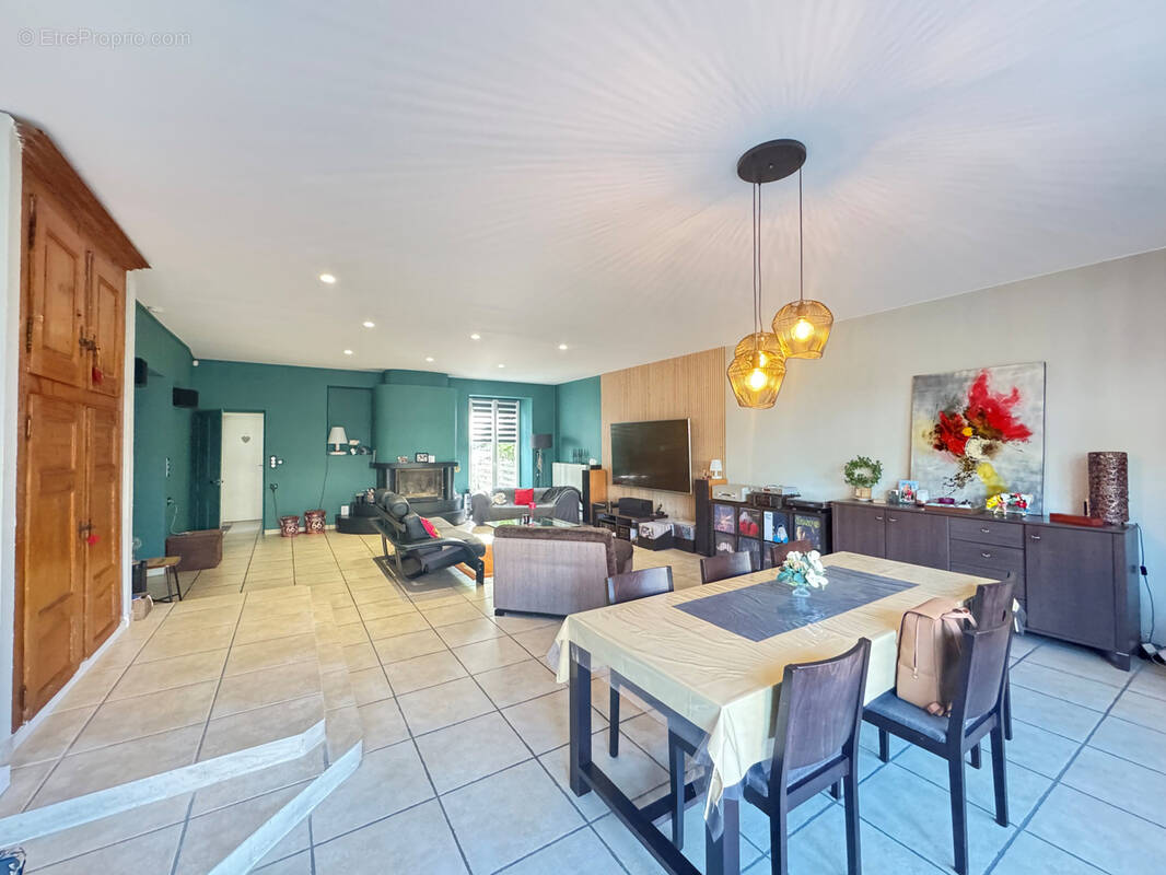 Maison à LONGEVELLE-SUR-DOUBS