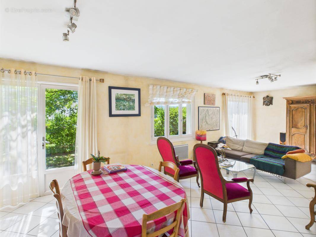 Maison à SAINTE-HELENE-DU-LAC