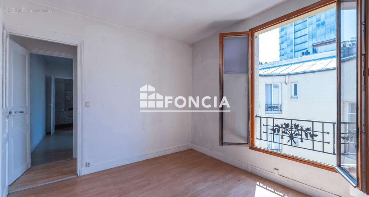 Appartement à PARIS-15E