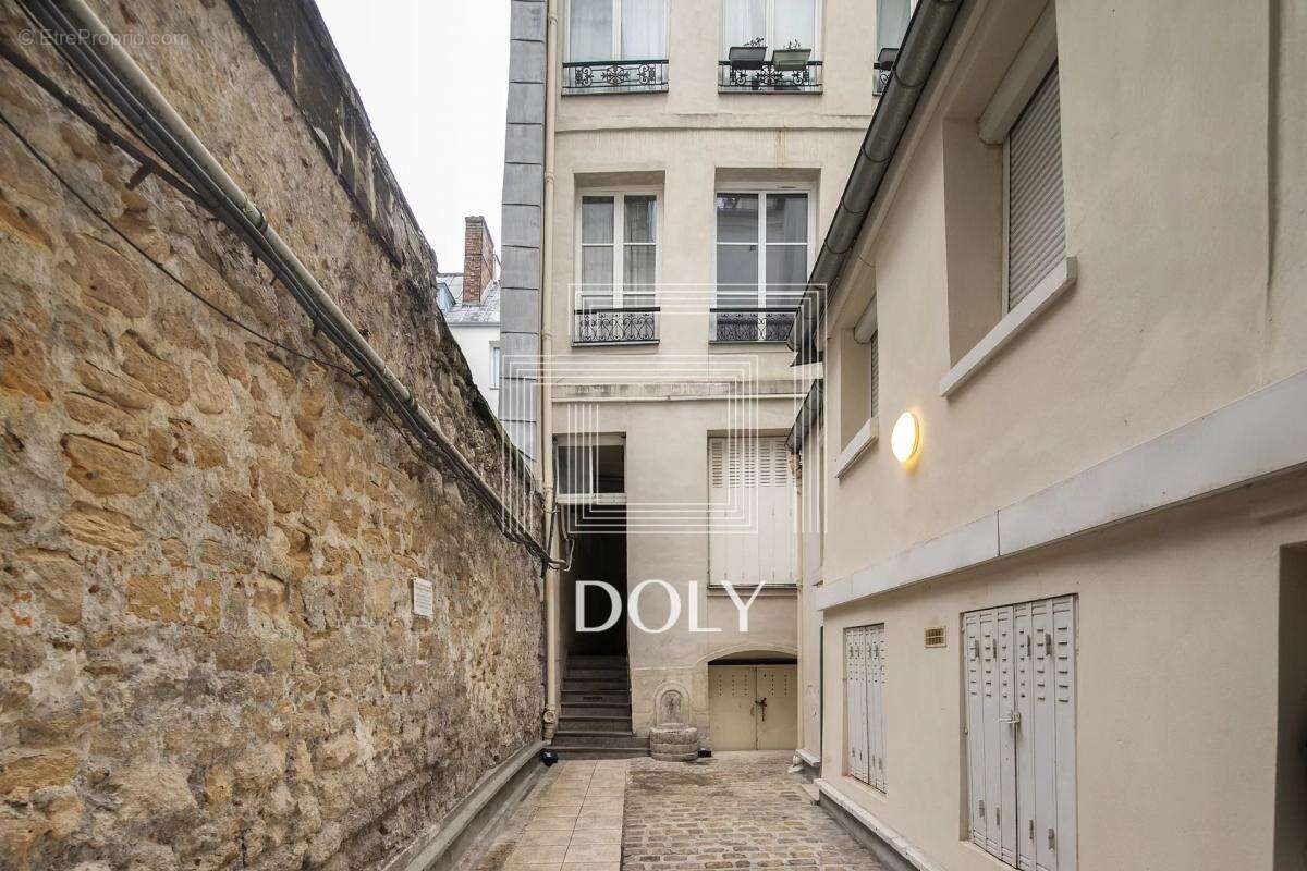 Appartement à PARIS-10E
