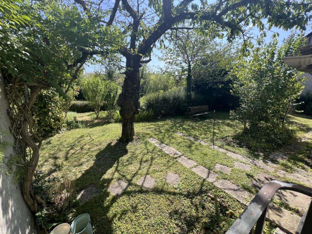 Maison à LES CLAYES-SOUS-BOIS