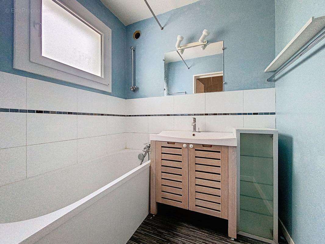 Appartement à MONTIGNY-LE-BRETONNEUX