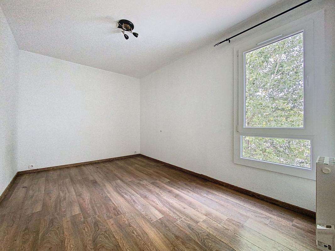 Appartement à MONTIGNY-LE-BRETONNEUX