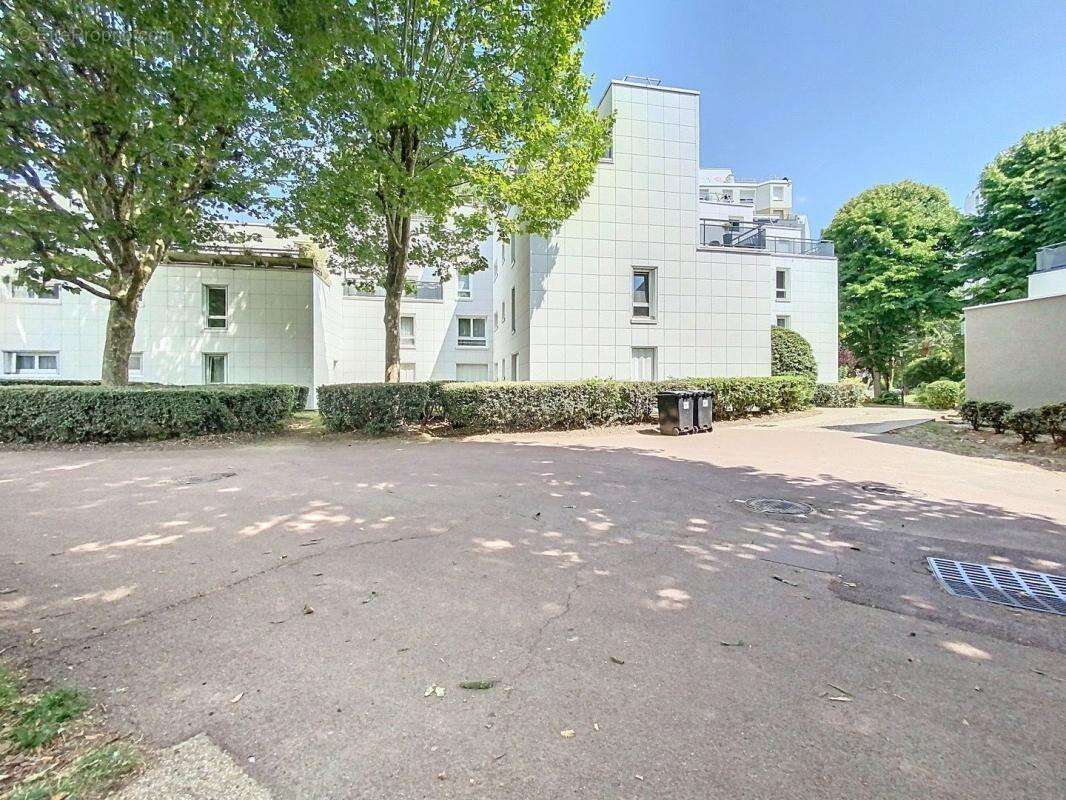 Appartement à MONTIGNY-LE-BRETONNEUX