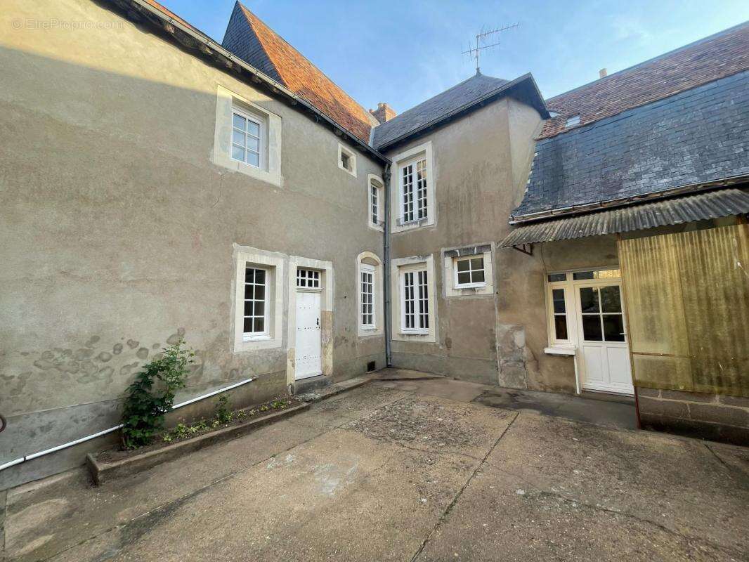 Maison à MALICORNE-SUR-SARTHE