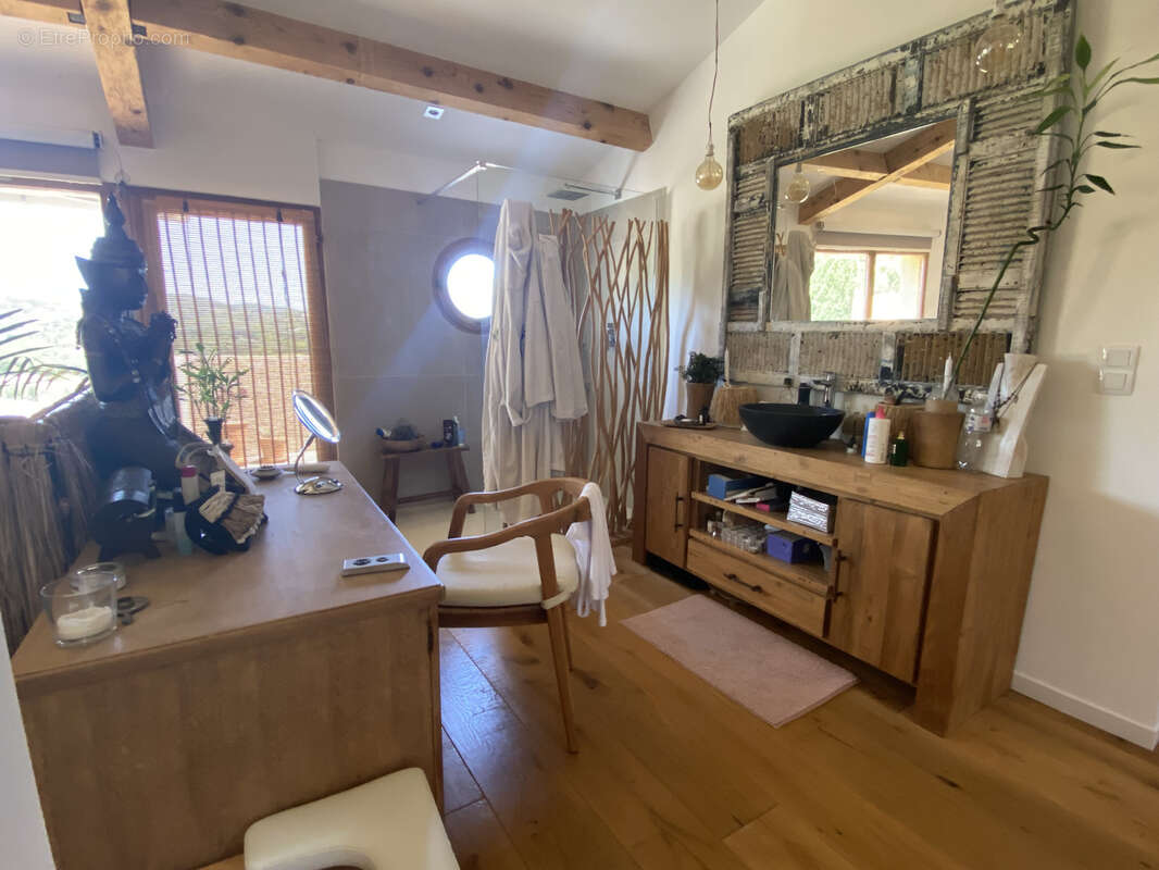 Maison à LA LONDE-LES-MAURES