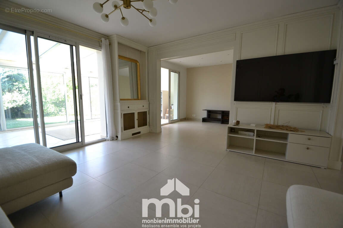 Maison à MARLY-LA-VILLE