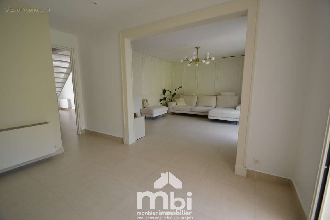 Maison à MARLY-LA-VILLE