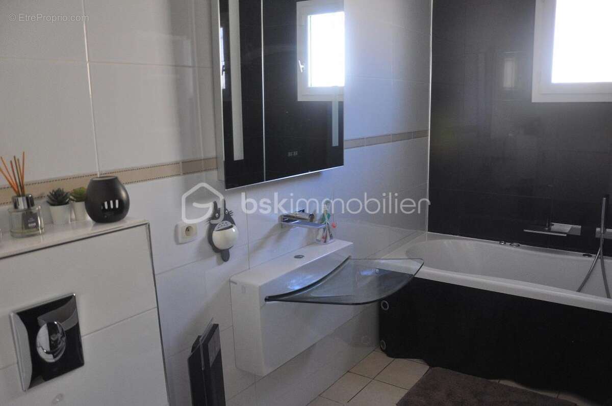 Maison à SAINT-SULPICE