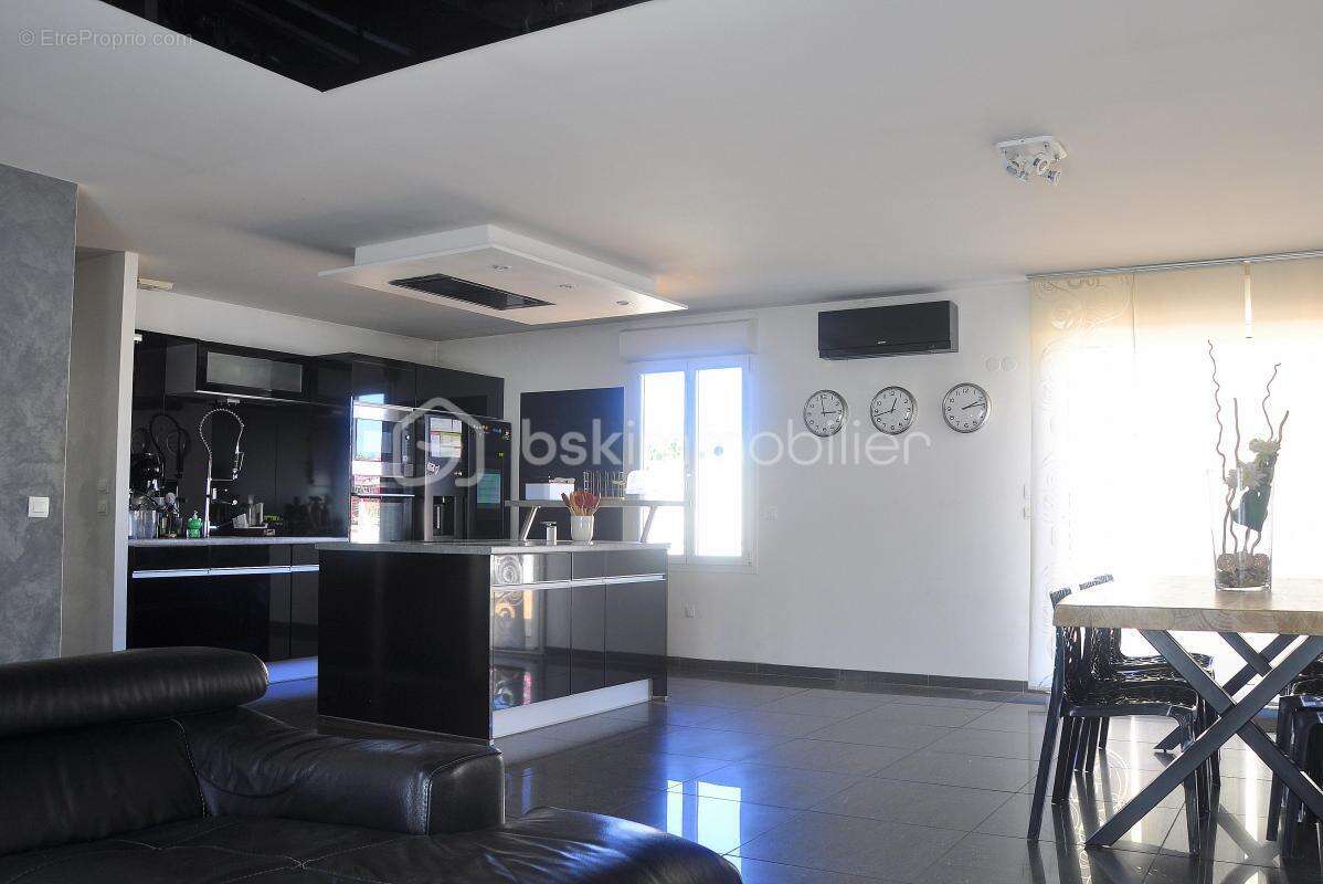 Maison à SAINT-SULPICE