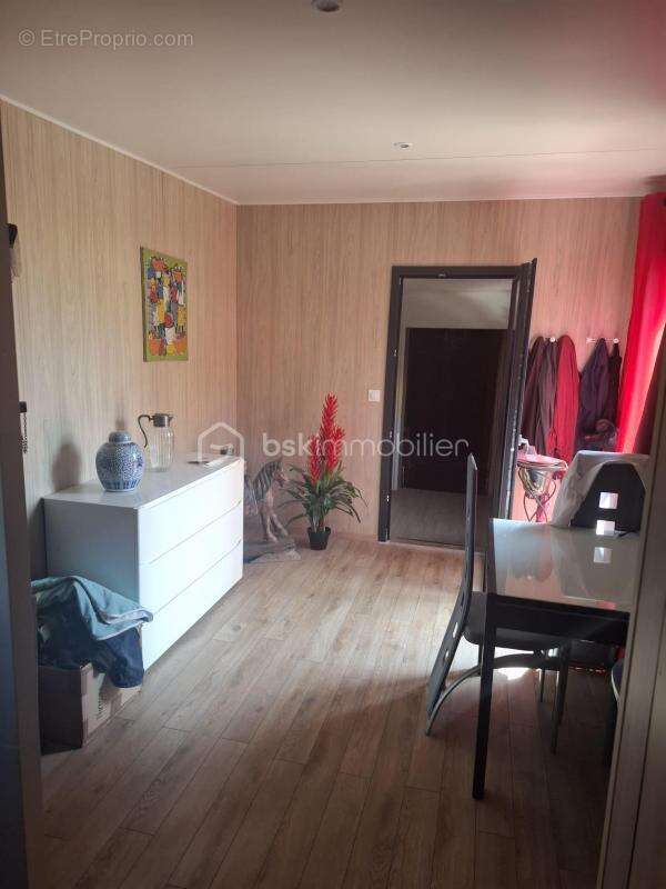 Maison à SAINT-QUENTIN-LA-POTERIE