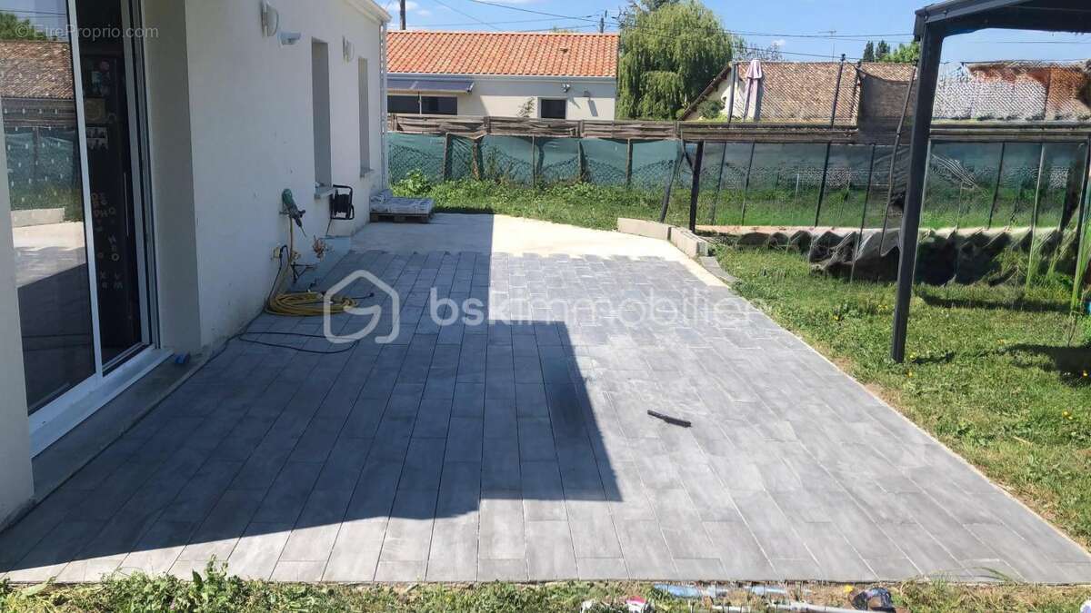 Maison à CAMPS-SUR-L&#039;ISLE