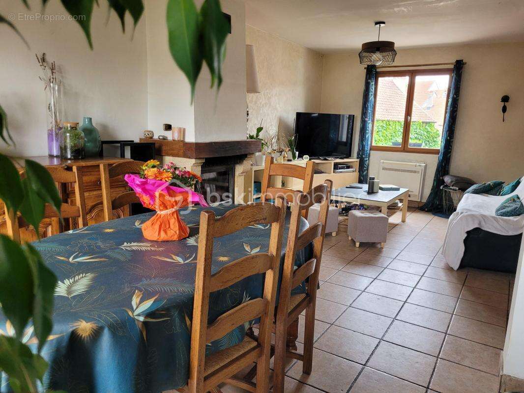 Maison à CLAYE-SOUILLY