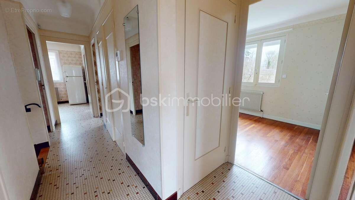 Maison à MOULINS-SUR-YEVRE