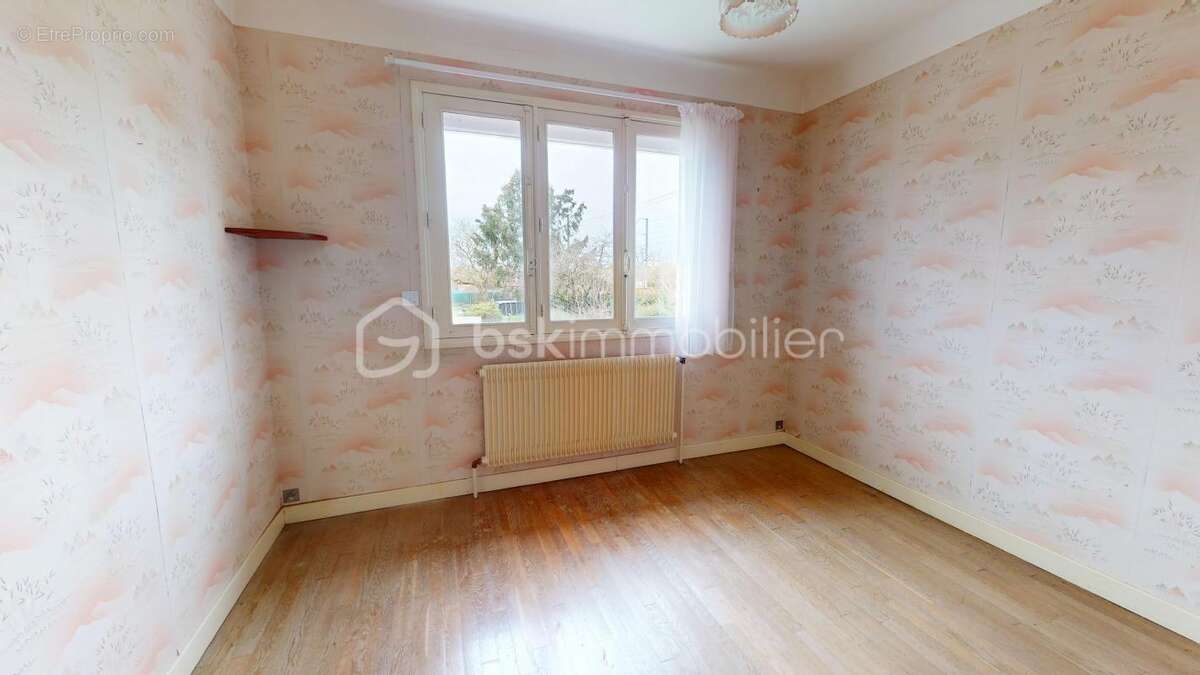 Maison à MOULINS-SUR-YEVRE