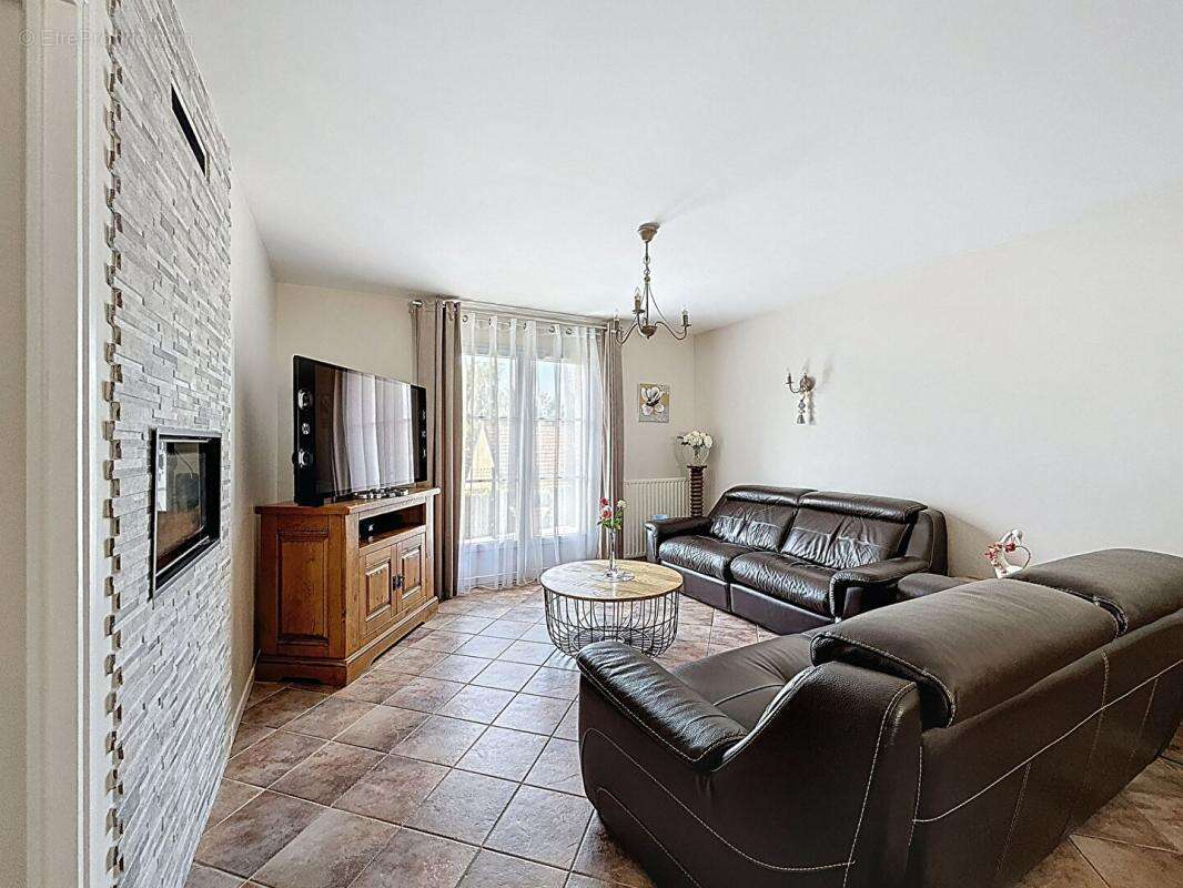 Maison à VERNEUIL-EN-HALATTE