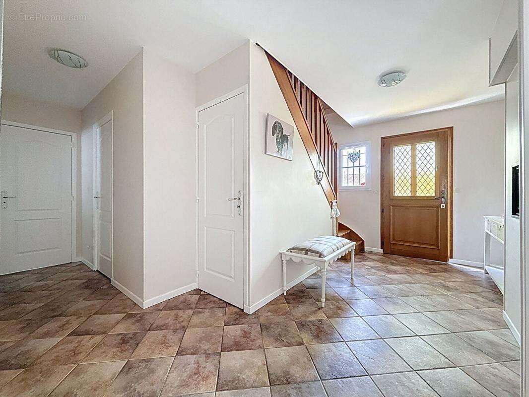 Maison à VERNEUIL-EN-HALATTE