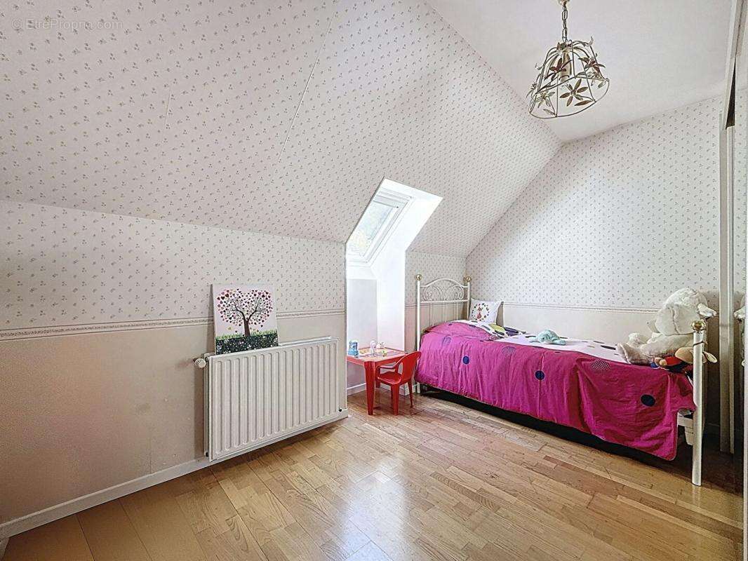 Maison à VERNEUIL-EN-HALATTE