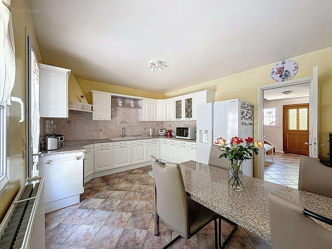 Maison à VERNEUIL-EN-HALATTE