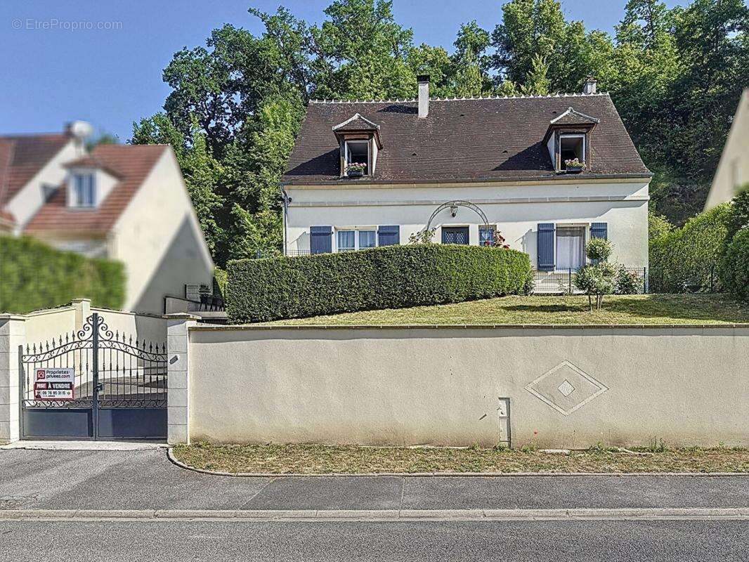 Maison à VERNEUIL-EN-HALATTE