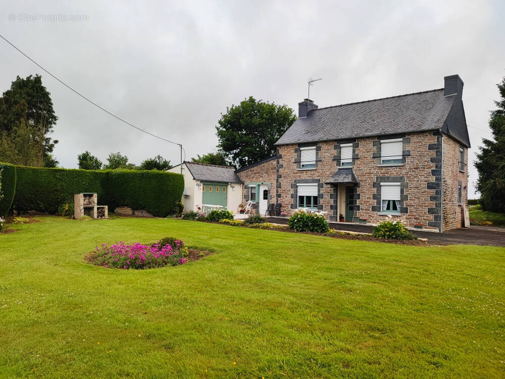 Maison à SAINT-VRAN