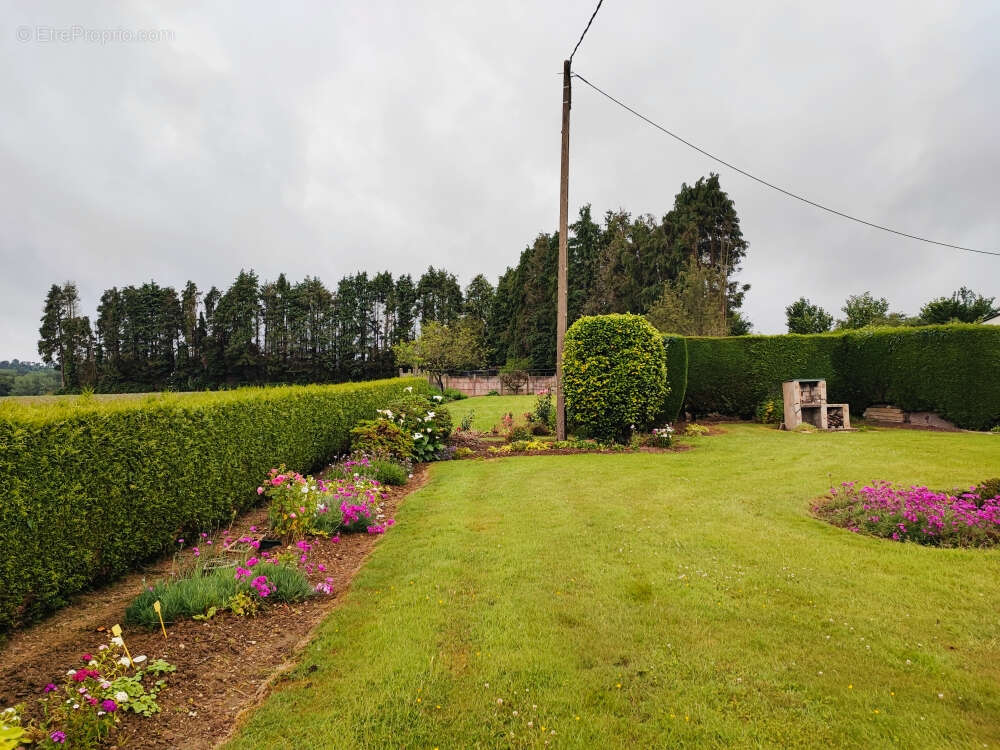 Maison à SAINT-VRAN