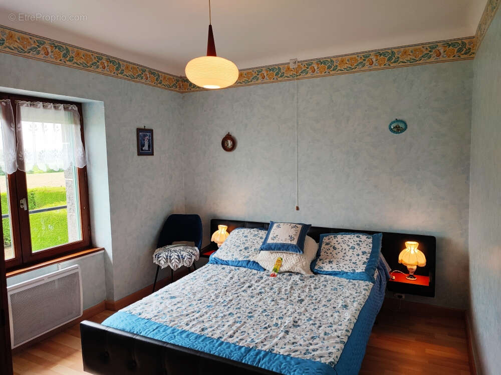 Maison à SAINT-VRAN