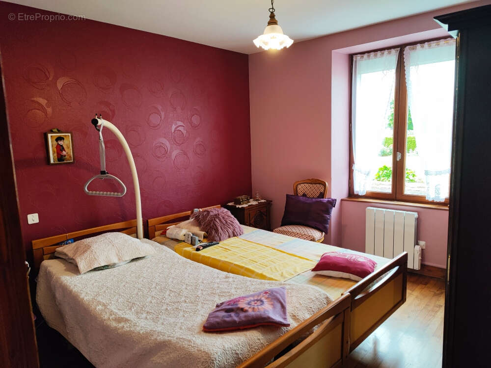 Maison à SAINT-VRAN