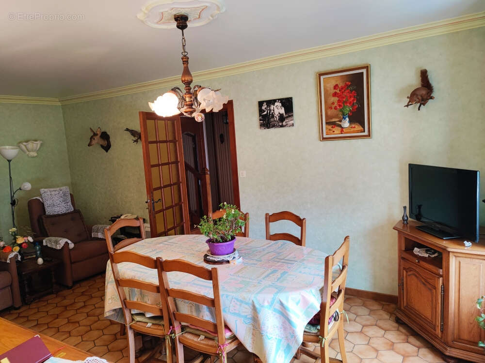 Maison à SAINT-VRAN