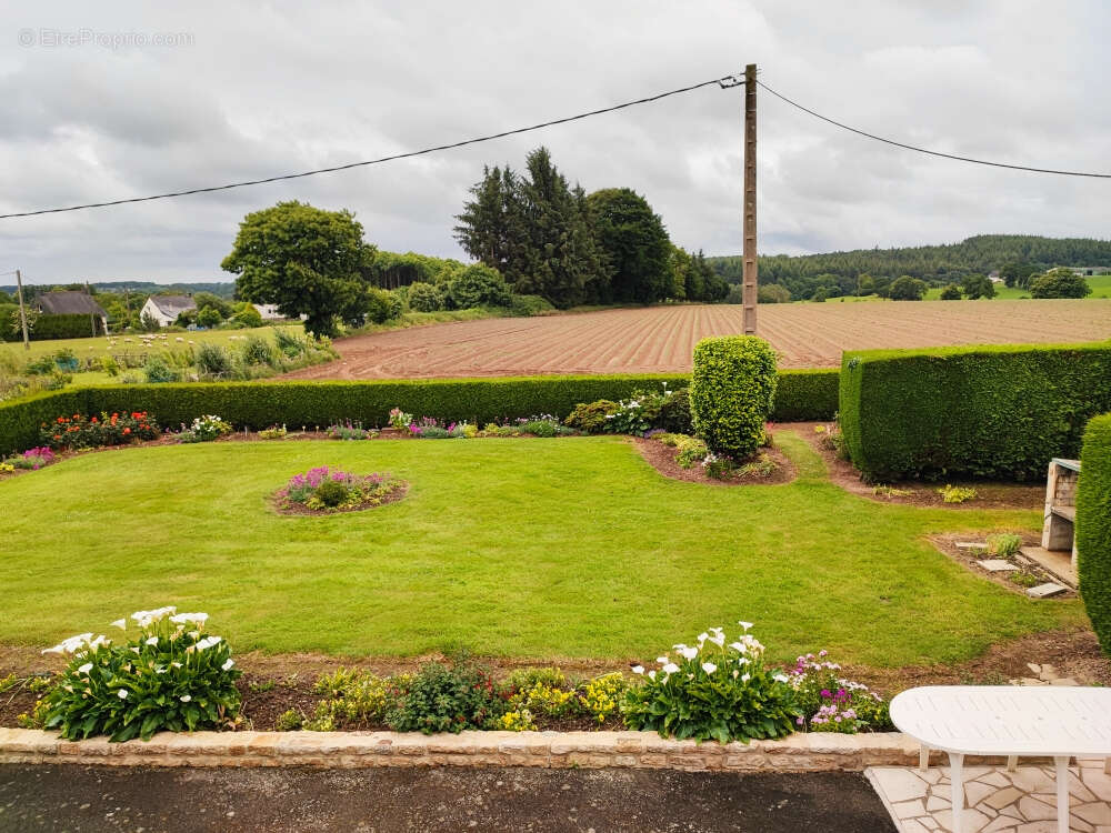 Maison à SAINT-VRAN