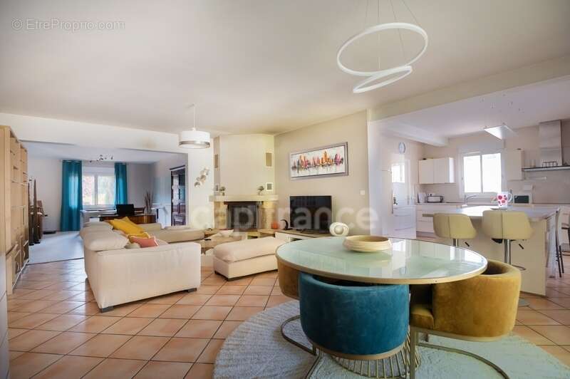 Maison à PEZILLA-LA-RIVIERE