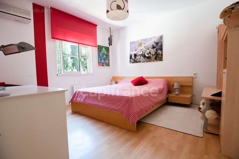 Maison à PEZILLA-LA-RIVIERE