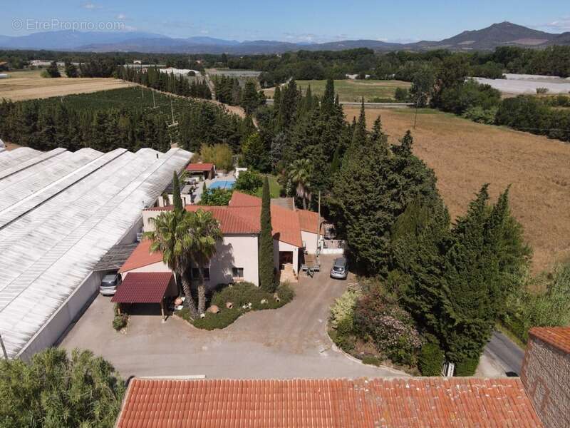 Maison à PEZILLA-LA-RIVIERE