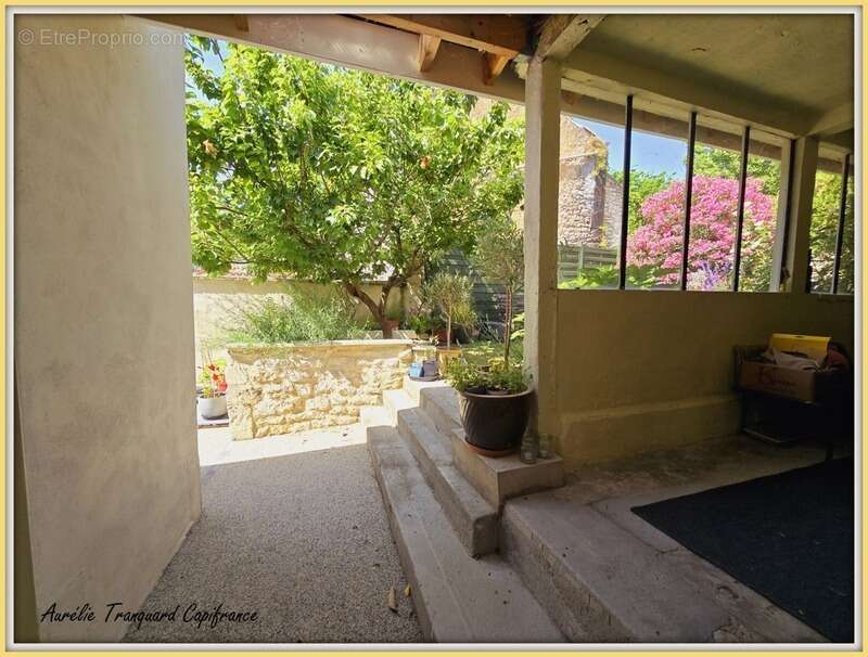 Maison à SAINT-JEAN-D'ANGELY