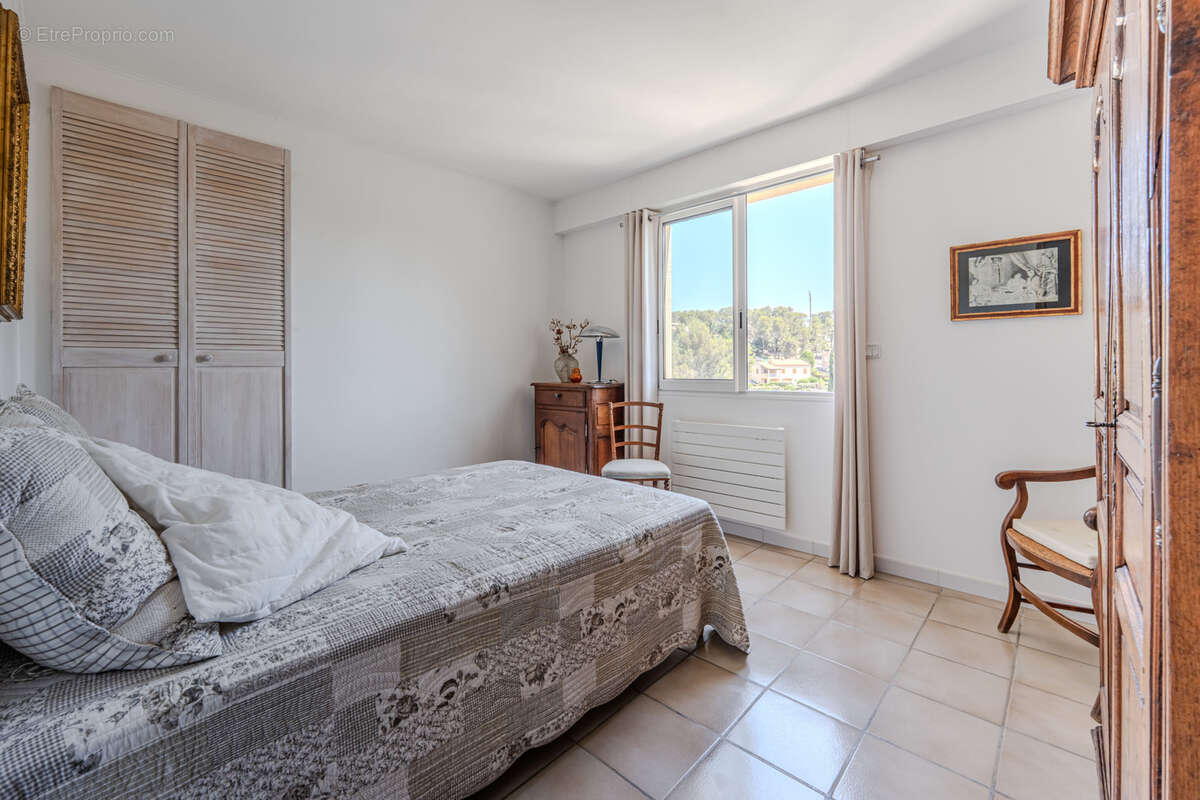 Maison à SAINT-CLEMENT-DE-RIVIERE