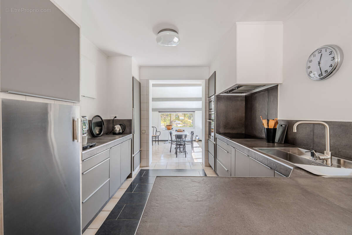 Maison à SAINT-CLEMENT-DE-RIVIERE